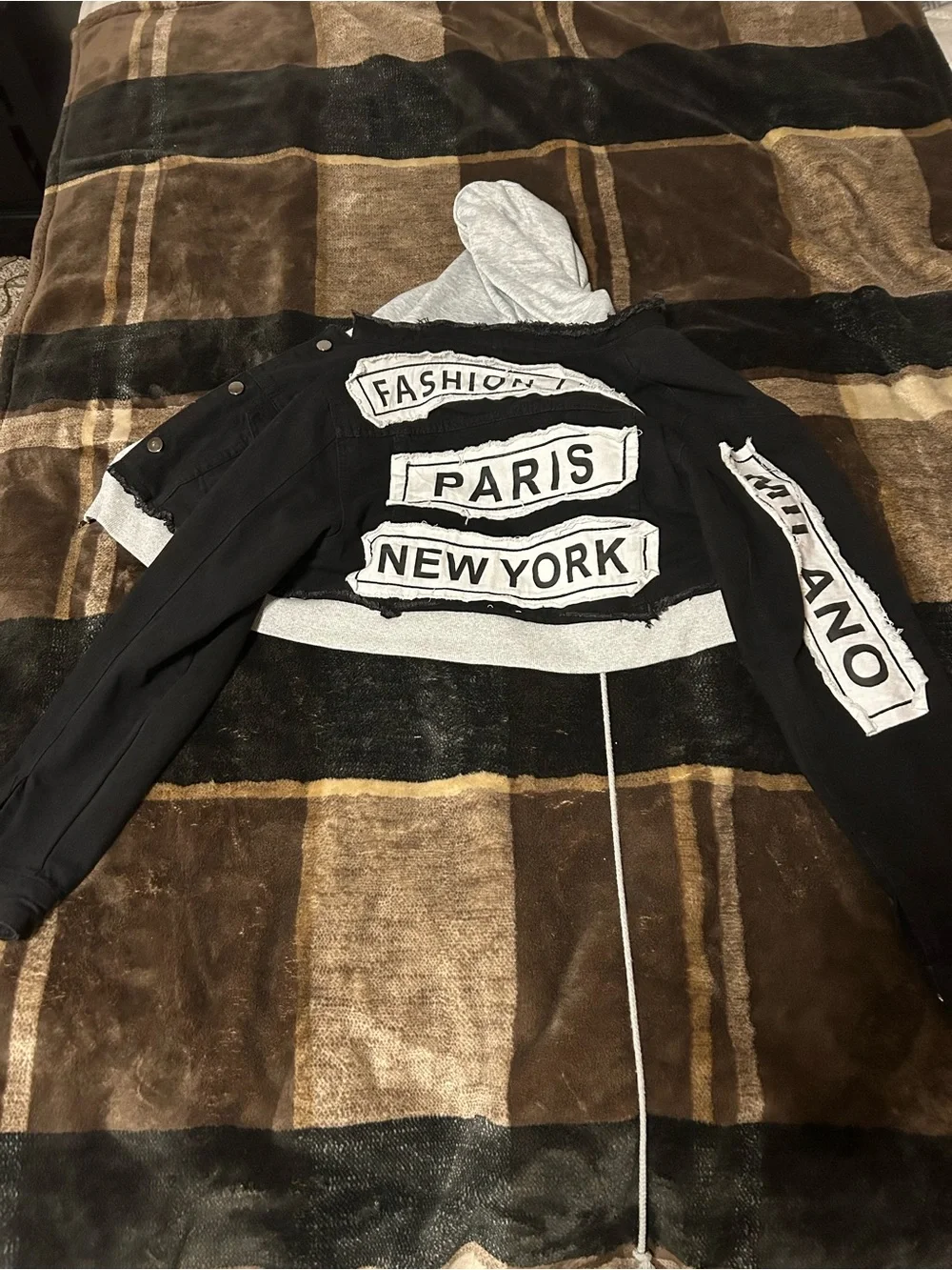 Nike Black and Gray Cropped Hoodie Jacket with City Patch Graphics
